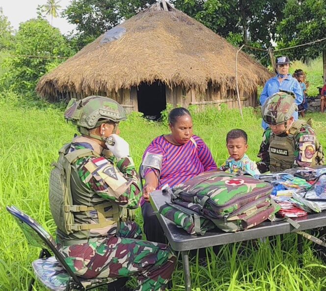 
 Potret Humanis Satgas Yon Parako 466 Pasgat: Hadirkan Pelayanan Kesehatan Gratis untuk Warga di Papua