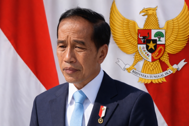 
 Jokowi Tegaskan Pertemuan dengan Eggi Sudjana dan Damai Hari Lubis Hanya Silaturahmi