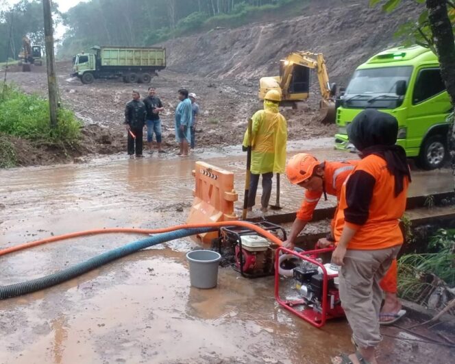 
 PT Jateng Agro Berdikari Akui Tanggung Jawab Banjir Lumpur Tuntang, Warga Terdampak Terima Kompensasi