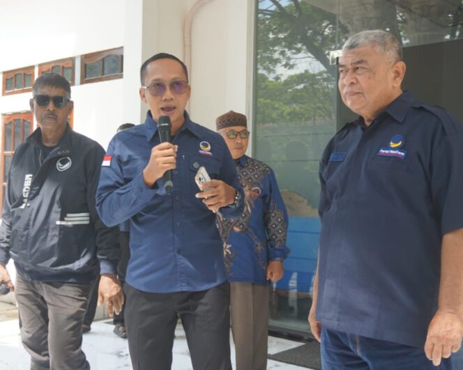 
 Ratusan Kader DPW NasDem Kalbar Kecam Laporan Utama Tempo, Tuntut Permintaan Maaf Secara Resmi Dan Terbuka