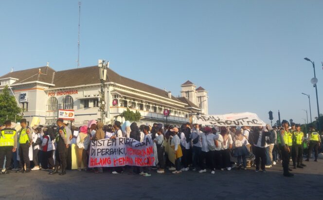 
 Ribuan Warga DIY Gelar Aksi Nyatakan Dukungan terhadap Keberlanjutan Program MBG